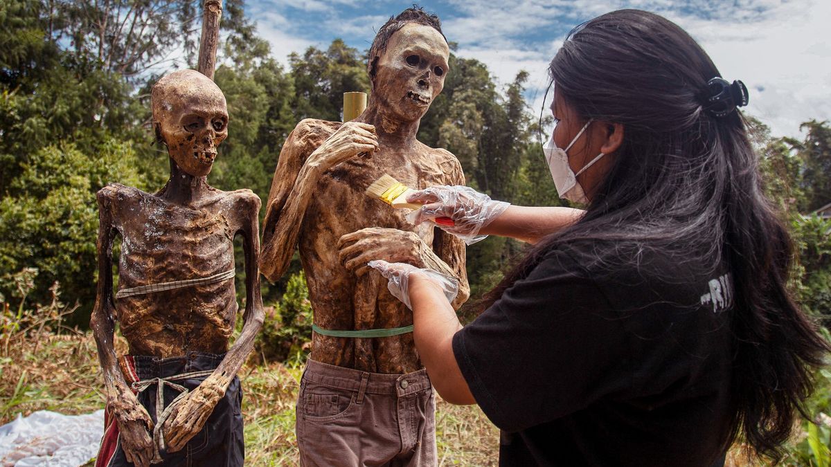 Snímky dávné tradice: Torajové znovu vzali své zesnulé na procházku